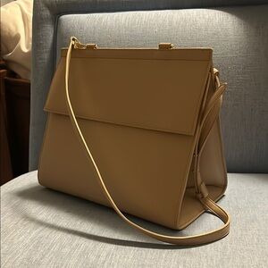 Modern Picnic Lunchbox Handbag (Shark Tank)  in color “Cream” (Nude/Tan)